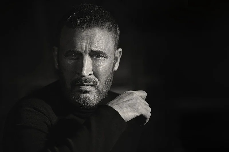 كاظم الساهر يناشد لوقف حرب غزة برسالة إنسانية مؤثرة (فيديو)