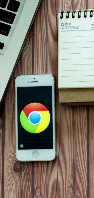 تحديث جديد في Chrome iOS يجعل التبديل بين حسابات Google أسرع وأسهل