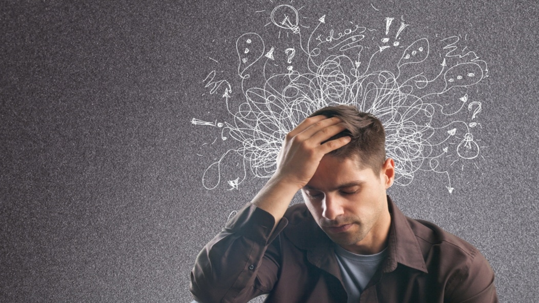 دراسة تكشف اختلاف معالجة الرجال والنساء للأخطاء السابقة