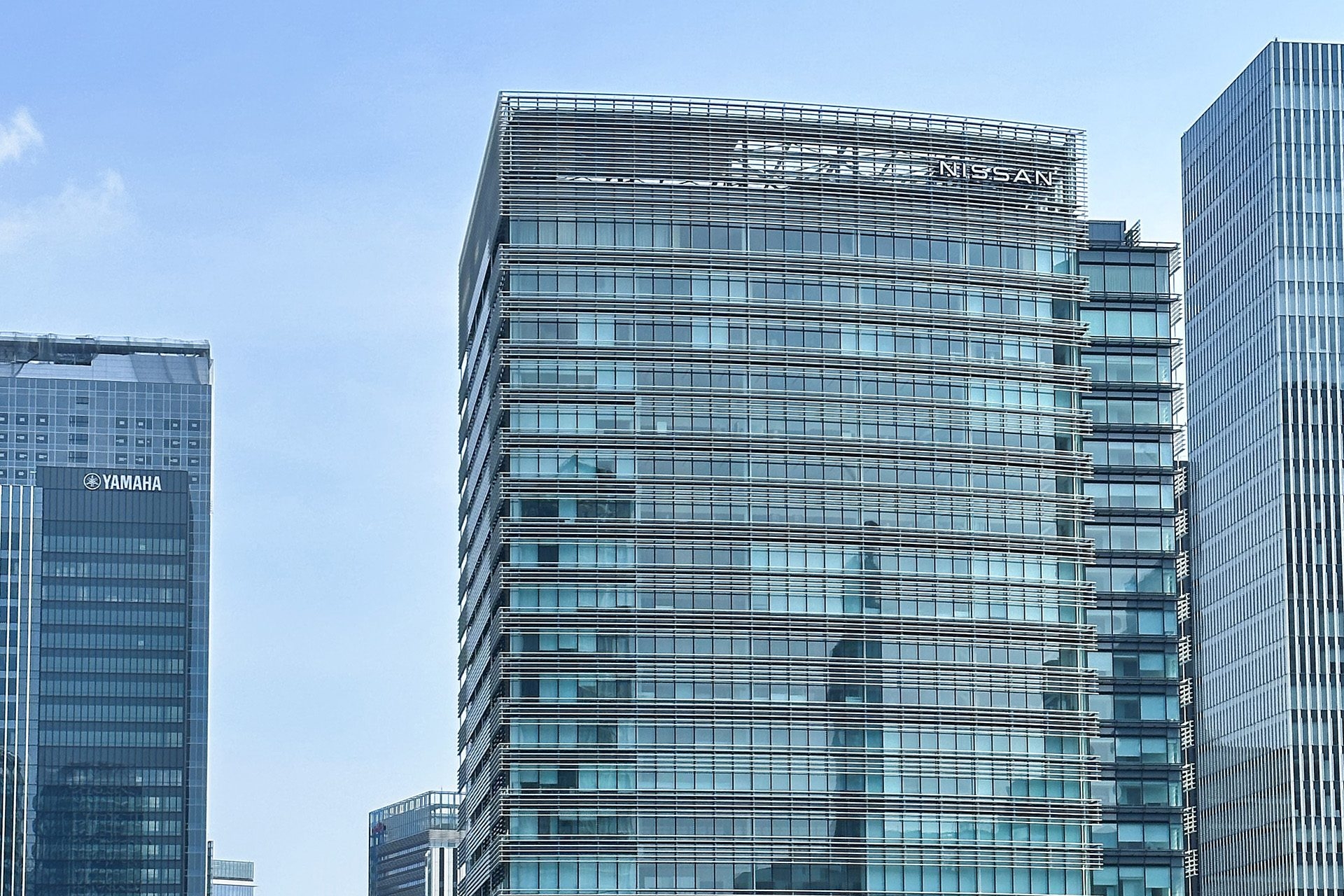 Nissan may sell its HQ to save funds