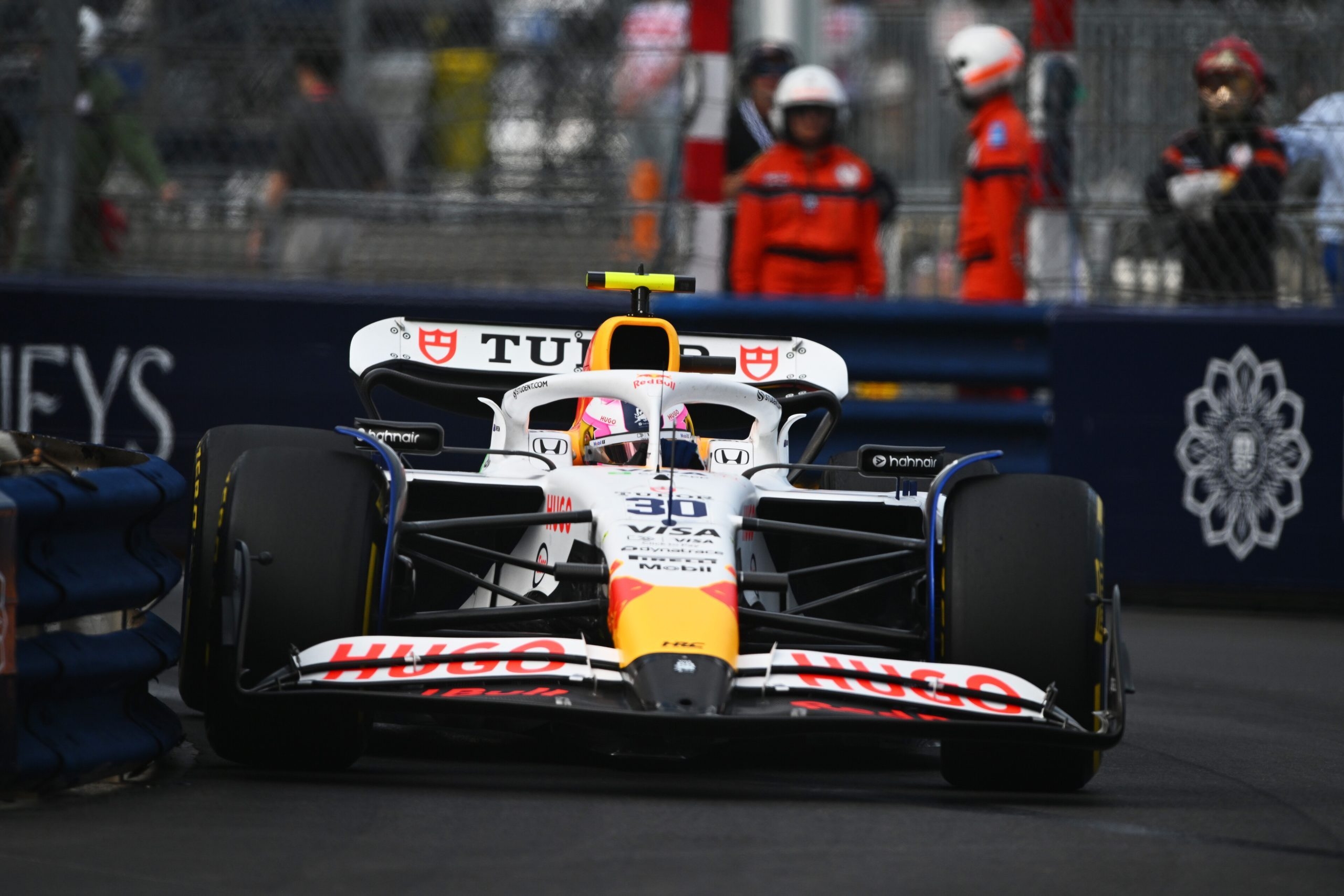 Lawson in the F1 points at last