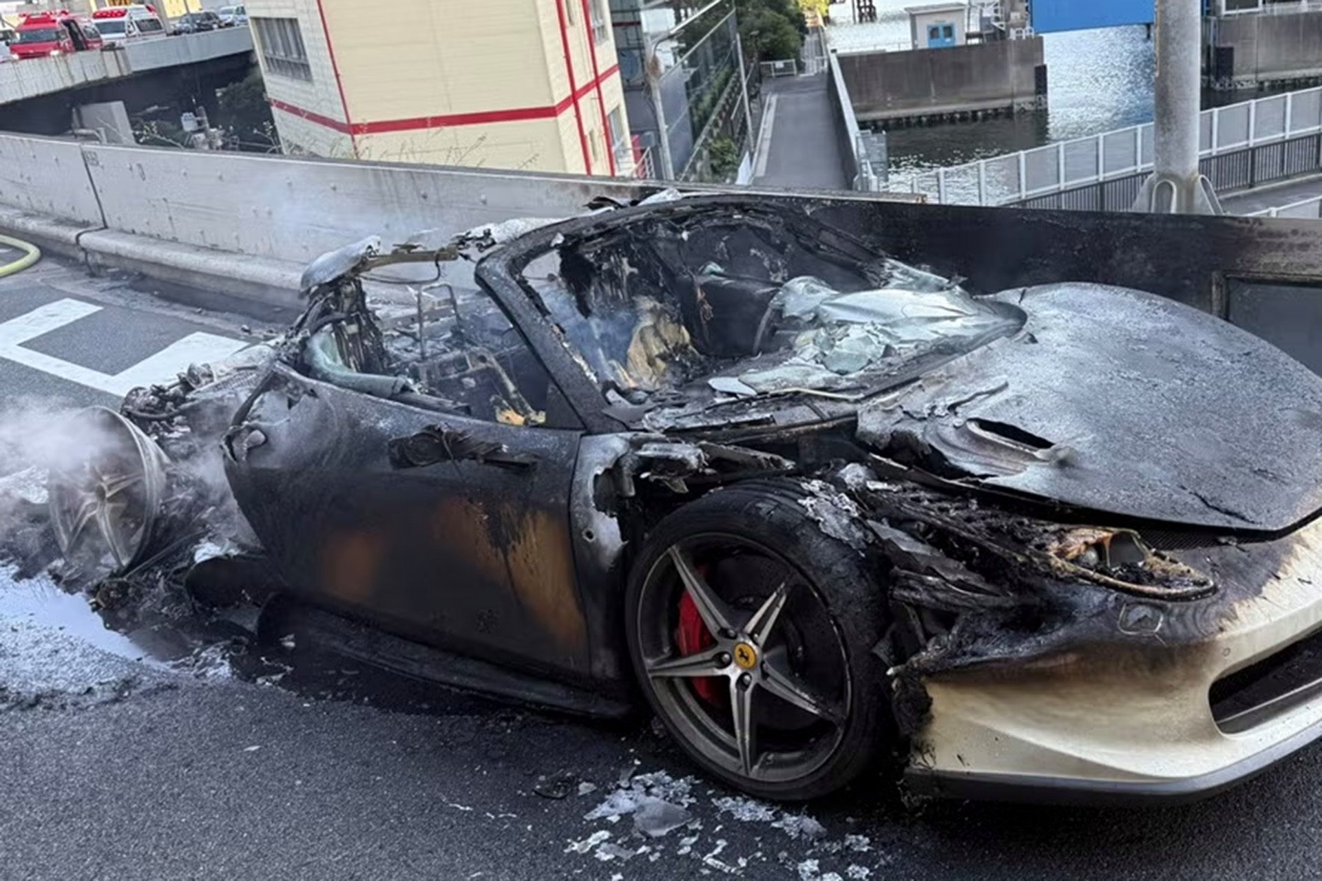 A Ferrari 458 Spider burns an hour after delivery