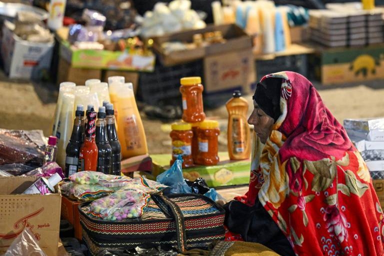 باعة إيرانيون جوّالون يقصدون العراق هربا من الأزمة الاقتصادية