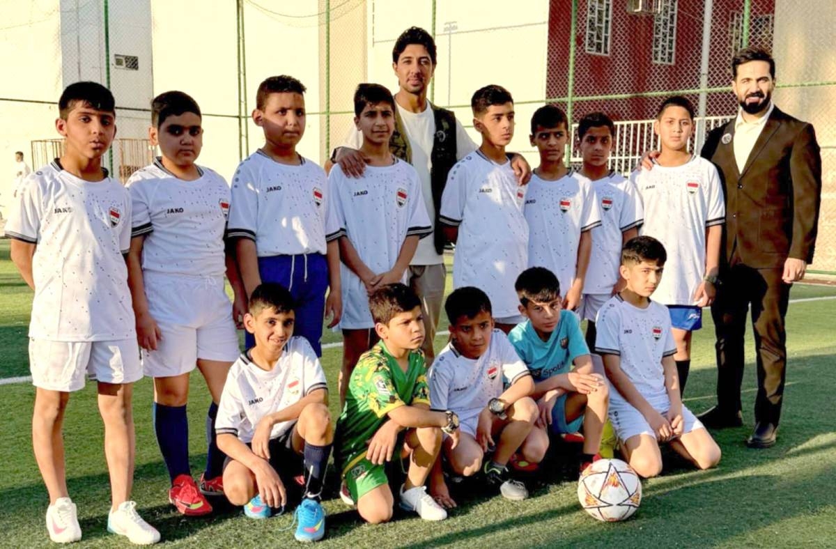 (كلام الناس) يزور داراً للأيتام مع لاعب المنتخب الوطني