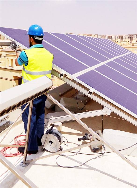 مواطنون يشيدون عبر (الزمان) بتجربة الألواح الشمسية