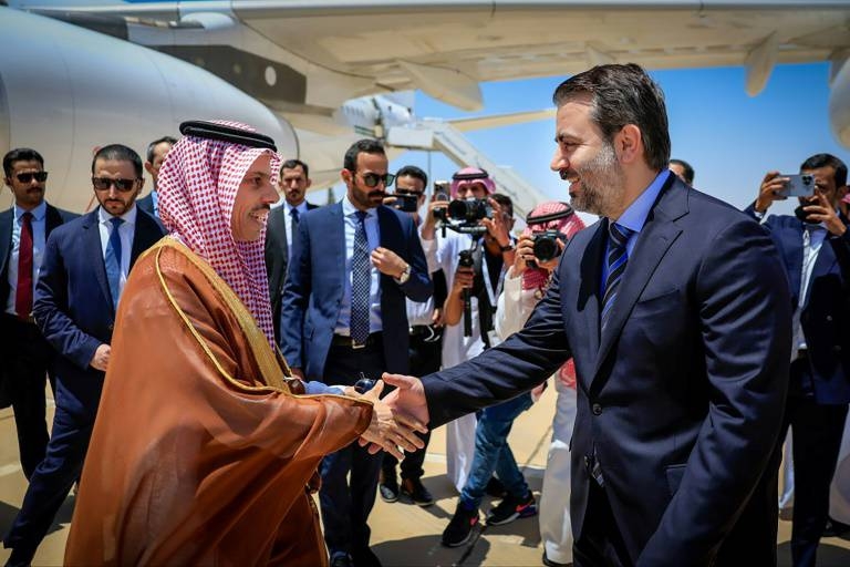 وزير الخارجية السعودي: سنكون إلى جانب سوريا في إعادة الإعمار