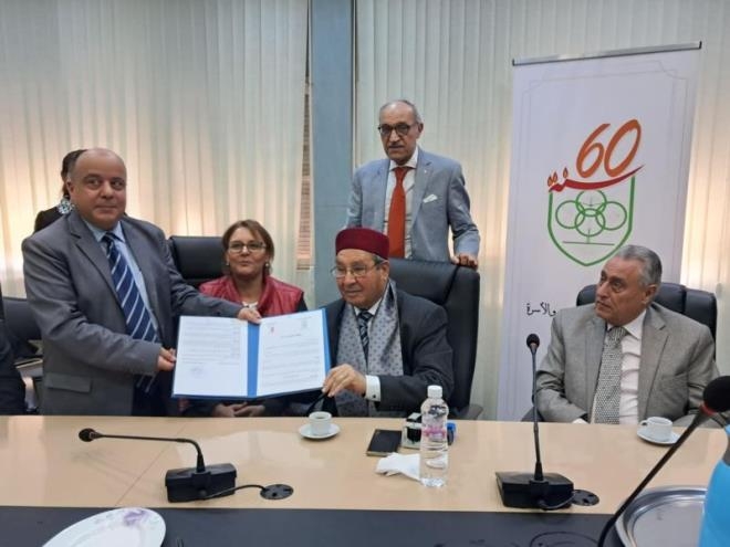 اتفاقية بين منظمة التربية والأسرة والإذاعة التونسية تنص على بث اذاعة الشباب انطلاقا من أفريل 2025 برنامج "راديو باك" لدعم تلاميذ الباكالوريا