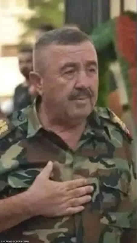 سوريا... رجل من "فلول الأسد" في حميميم.. الهتاف كشف هويته