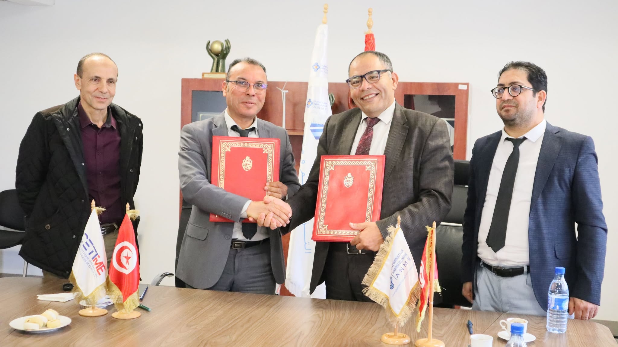 توقيع عقد صفقة إرساء مخبر للتحاليل واختبار منتجات الإضاءة من نوع الثنائي الباعث للضوء