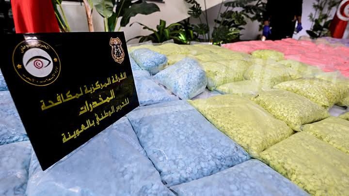 تفكيك شبكة دولية لترويج المخدرات.. وحجز أكثر من مليون و200 ألف قرص من مخدر "إكستازي" بقيمة تفوق 40 مليون دينار