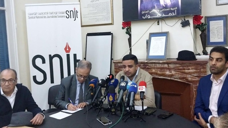 من غير المنطقي توجيه تهم إرهابية للمحامي أحمد صواب وهو المعروف بنضالاته ضد التطرف والارهاب (المحامي سامي بن غازي)