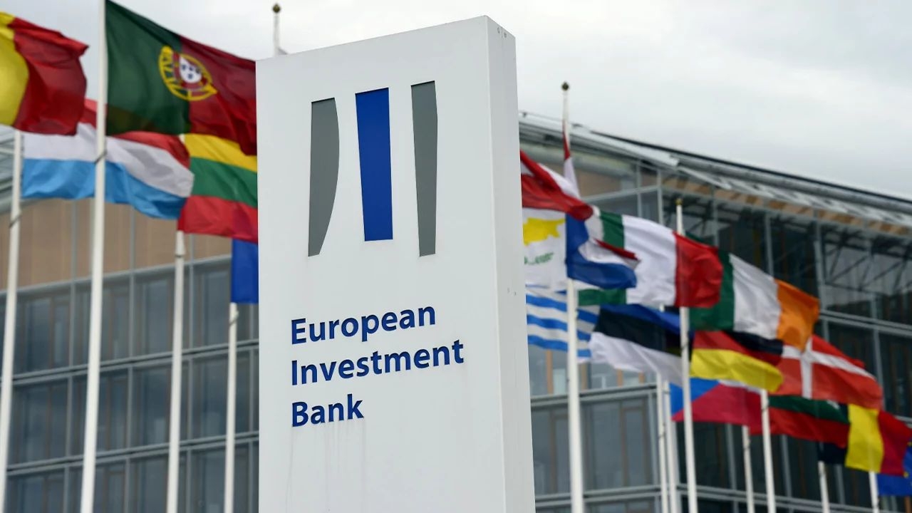 نائب رئيس البنك الأوروبي للاستثمار يزور تونس لتوقيع اتفاقيات تمويل ومنح جديدة