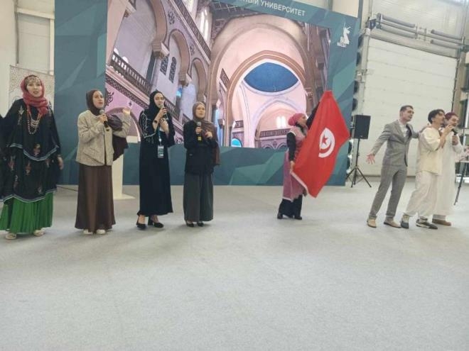 عقيلة عمري تونسية تدرّس اللغة العربية بشغف في قازان