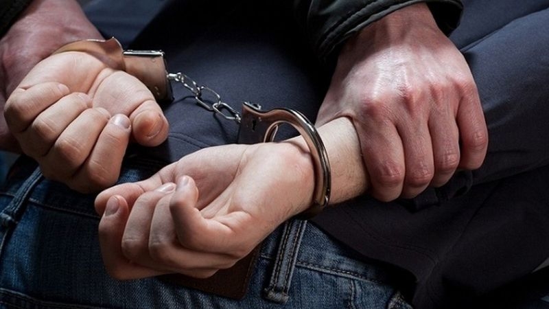 جندوبة: الاحتفاظ بشخص وإحالة 3 آخرين بحالة تقديم من أجل تحوّز أجهزة الكترونية معدة للغش في الامتحانات (مصدر قضائي)
