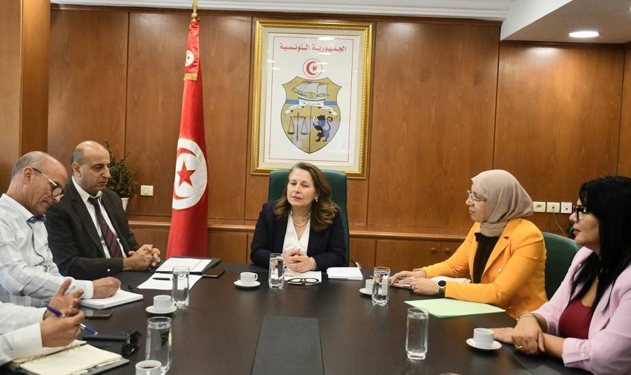 وزيرة الصناعة تدعو الى تسريع انجاز مكونات مشروع ثلاثي الفسفاط الرفيع بالمظيلة