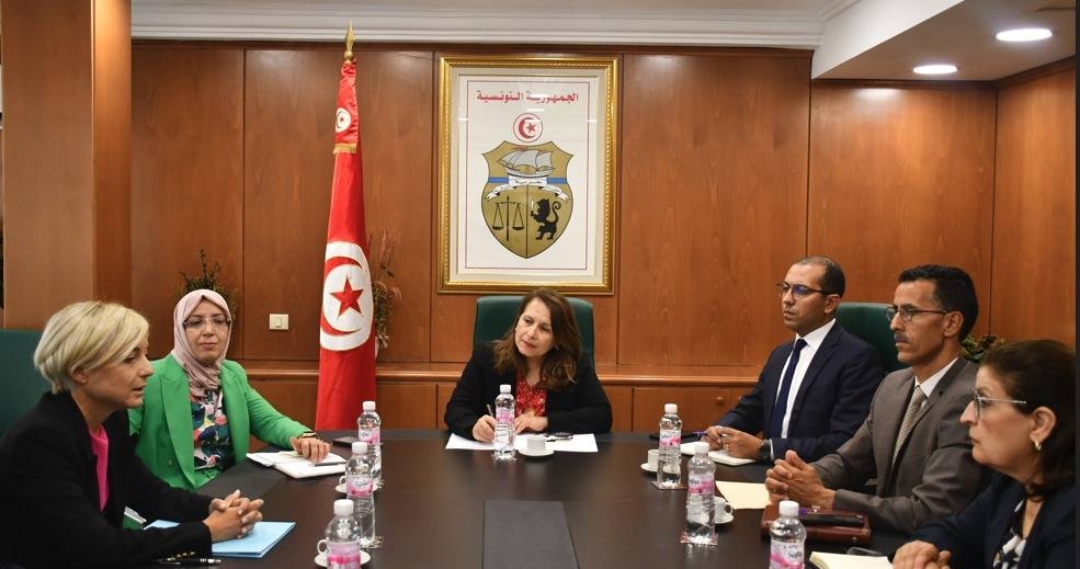 شركة "إيني" الإيطالية تعزز استثماراتها في قطاع المحروقات بتونس