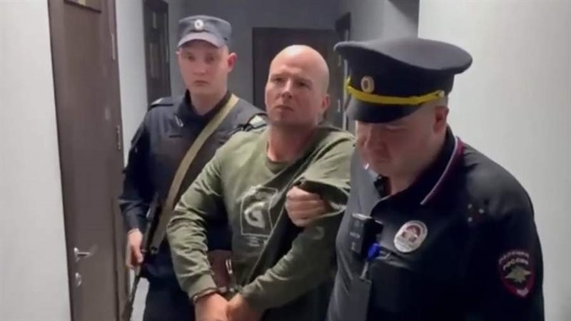 صادم... حادثة مروّعة في مطار موسكو: مسافر بيلاروسي يعتدي على طفل والسلطات الروسية تفتح تحقيقًا جنائيًا