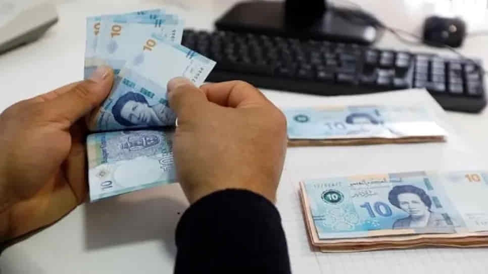 10 سنوات سجنا لإطار بنكي استولى على أموال الحرفاء