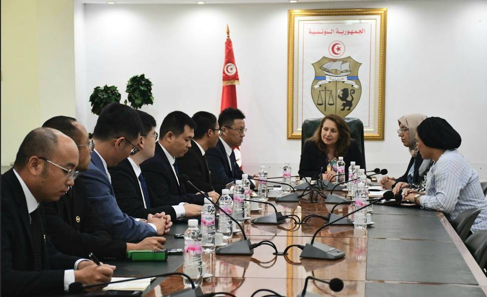 شركة صينية تؤكد اهتمامها بتطوير مشروع الفسفاط بمنجم سراورتان وعقد شراكة في مجال الأسمدة