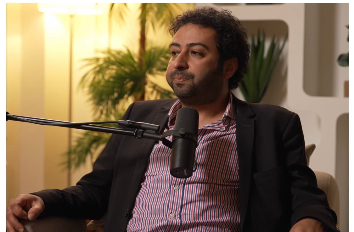 عمر الراضي... عندما يتحول مدان بـ "التخابر" تحت غطاء الصحافة إلى مُنظّر في استقلالية الصحافة