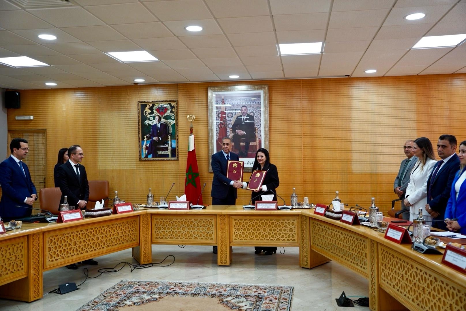 السغروشني وحموشي يوقعان اتفاقية إطار بشأن الشراكة والتعاون من أجل تطوير الحكومة الإلكترونية وتعميم استخدام ميزات الهوية الرقمية (صور)