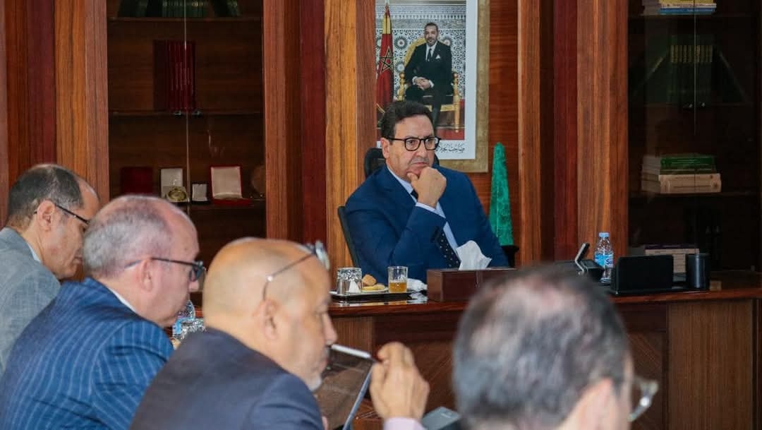 الوزير قيوح يحيل ملف موظفين مسؤولين بـ'نارسا' إلى النيابة العامة بتهمة الارتشاء