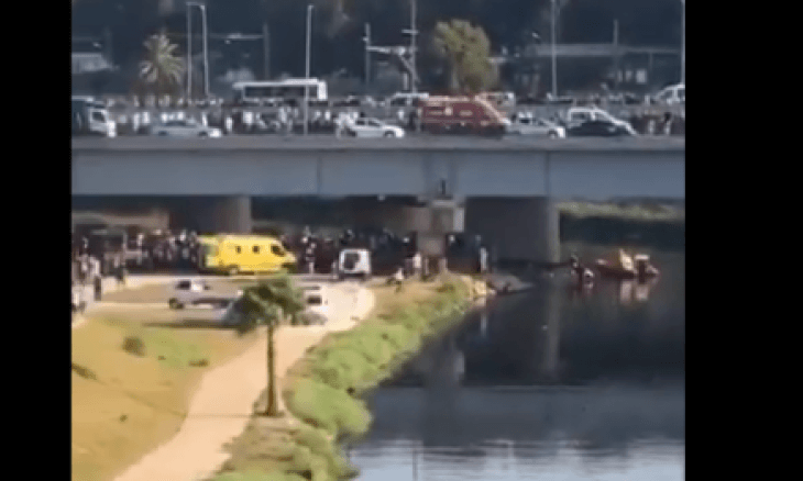 مأساة بالجزائر.. مصرع 18 شخصا في حادث سقوط حافلة من جسر بوادي الحراش