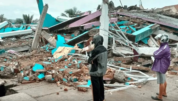 زلزال يضرب وسط إندونيسيا ويخلف 29 مصابا على الأقل