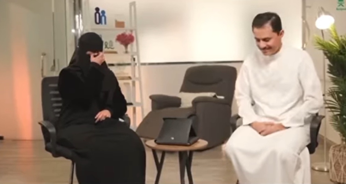 خانتها العبرة وسالت دموعها.. يمني رد الجميل لـ سعودية وقفت معه في وقت الشدة