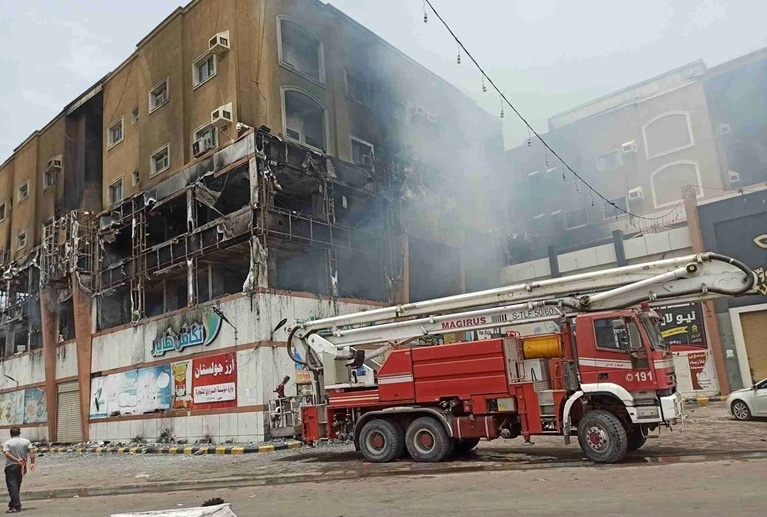 حادثا حريق في عدن يتسببان بخسائر مادية كبيرة دون إصابات بشرية