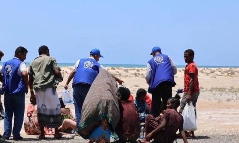 أجبرها على خلع ملابسها وضربها بعنف.. مهاجرة إثيوبية تتعرض لاعتداء وحشي شرق اليمن - (فيديو)
