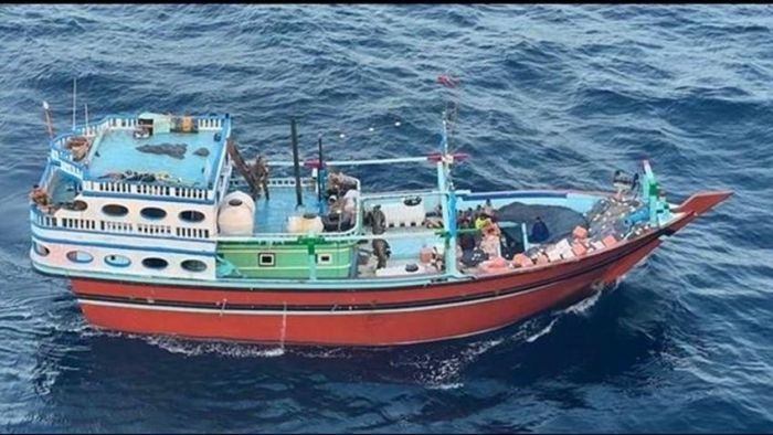 تسرب نفطي في ساحل الحسوة بعدن يهدد البيئة البحرية وسط تحذيرات من كارثة قادمة
