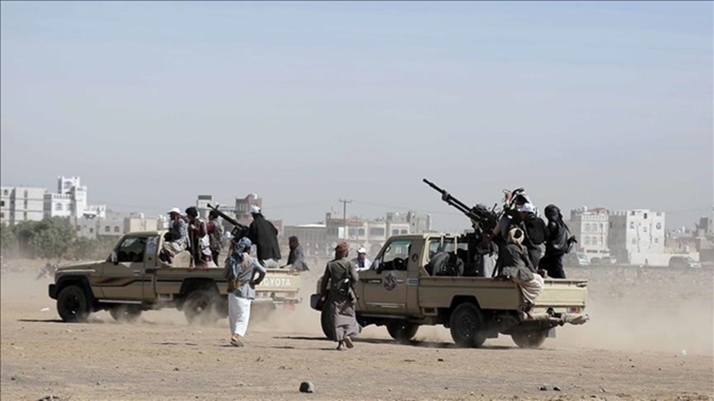 اجتماع سري لقيادات حوثية في الحديدة لفرض التحشيد الإجباري إلى الجبهات