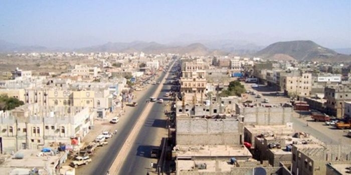 قناص حوثي يصيب طفلًا في رقبته بلحج