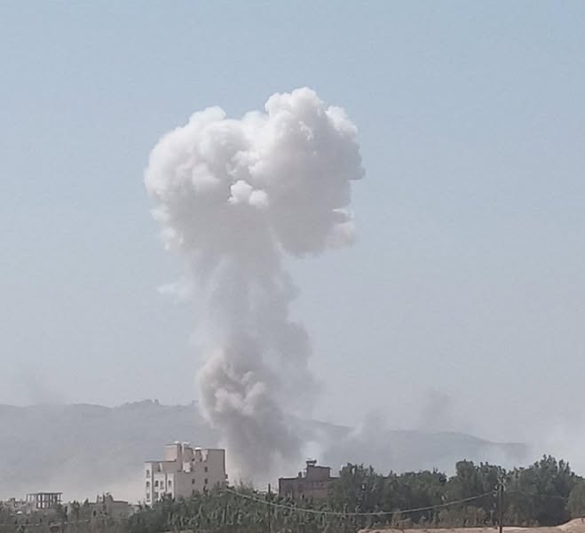 طوق حوثي خانق على حي صرف شرق صنعاء بعد انفجارات خشم البكرة.. ومصادرة هواتف المواطنين