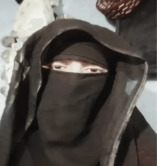 الكشف عن حقيقة مقتل فتاة يمنية على يد شقيقها في بث مباشر