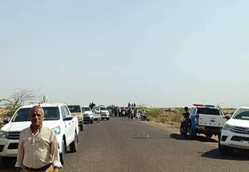 وكيل أول محافظة الحديدة يدعو إلى فتح طريق حيس الجراحي بشكل عاجل