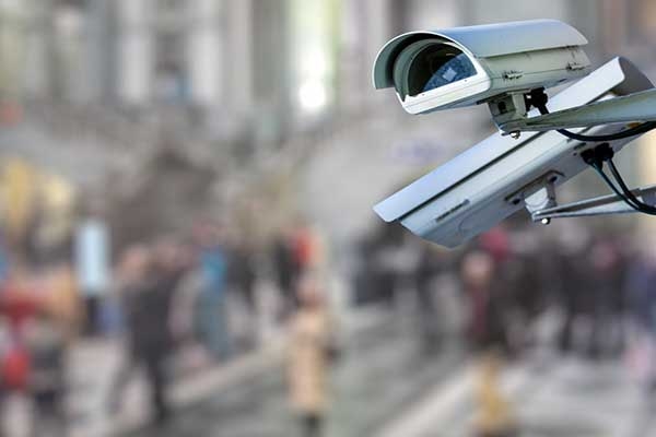 عيون ذكية بلا ضوابط: تقرير يحذر من اختراق الحريات في مدن مغربية مراقَبة بالكاميرات