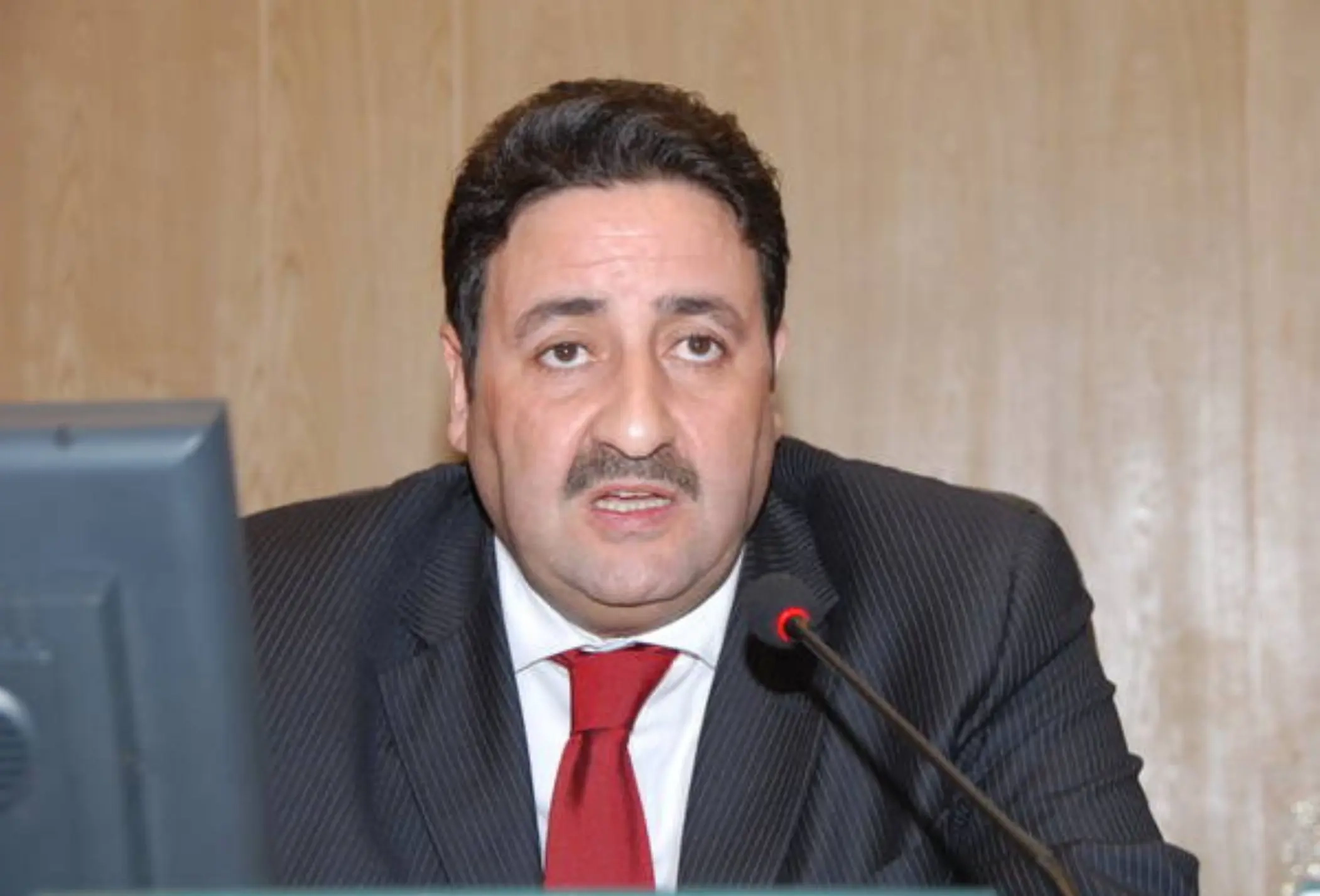 وفاة شاب بطريقة مأساوية تحت شاحنة.. أين الوزير قيوح ومشروعه حول تقنين "الطروتينيت الكهربائية"؟