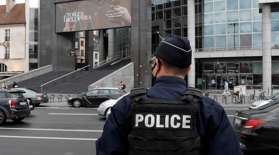 لوباريزيان: حجز 5.2 ملايير في شقة مغربي متهم بـ"غسل الأموال"
