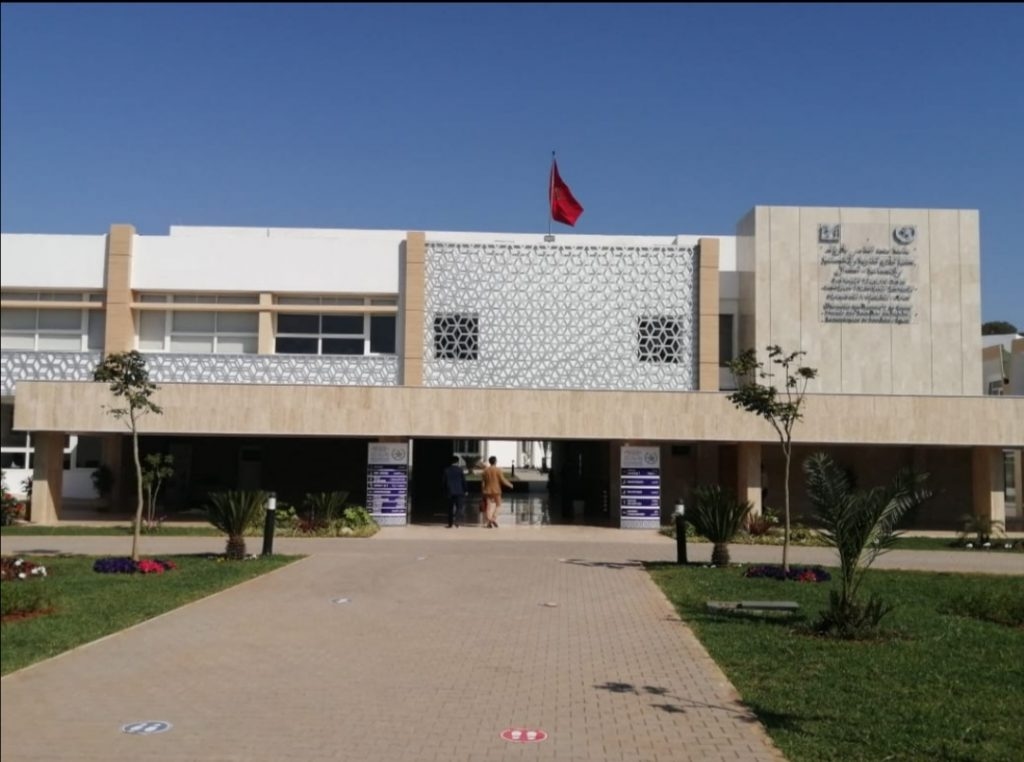 عمادة كلية الحقوق..ليس هناك أي إلغاء أو ترخيص لمناقشة أطروحة