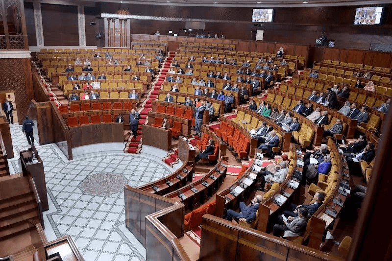 برلماني متهم بالسمسرة في أراضٍ محجوزة بالمحاكم
