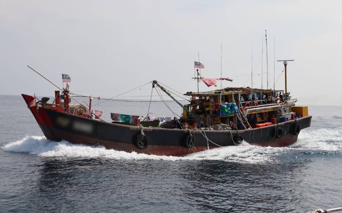 Pahang MMEA Detains Fishing Vessel, 21 Foreign Crew Members