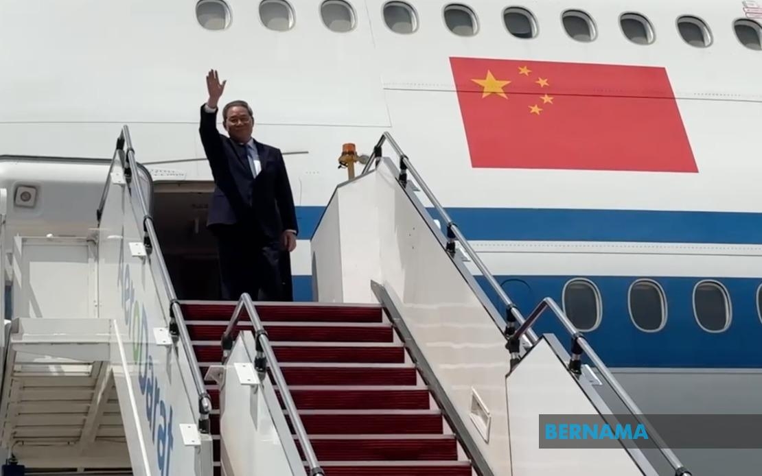 Chinese Premier Li Qiang Flies Into KL For ASEAN-GCC-China Summit