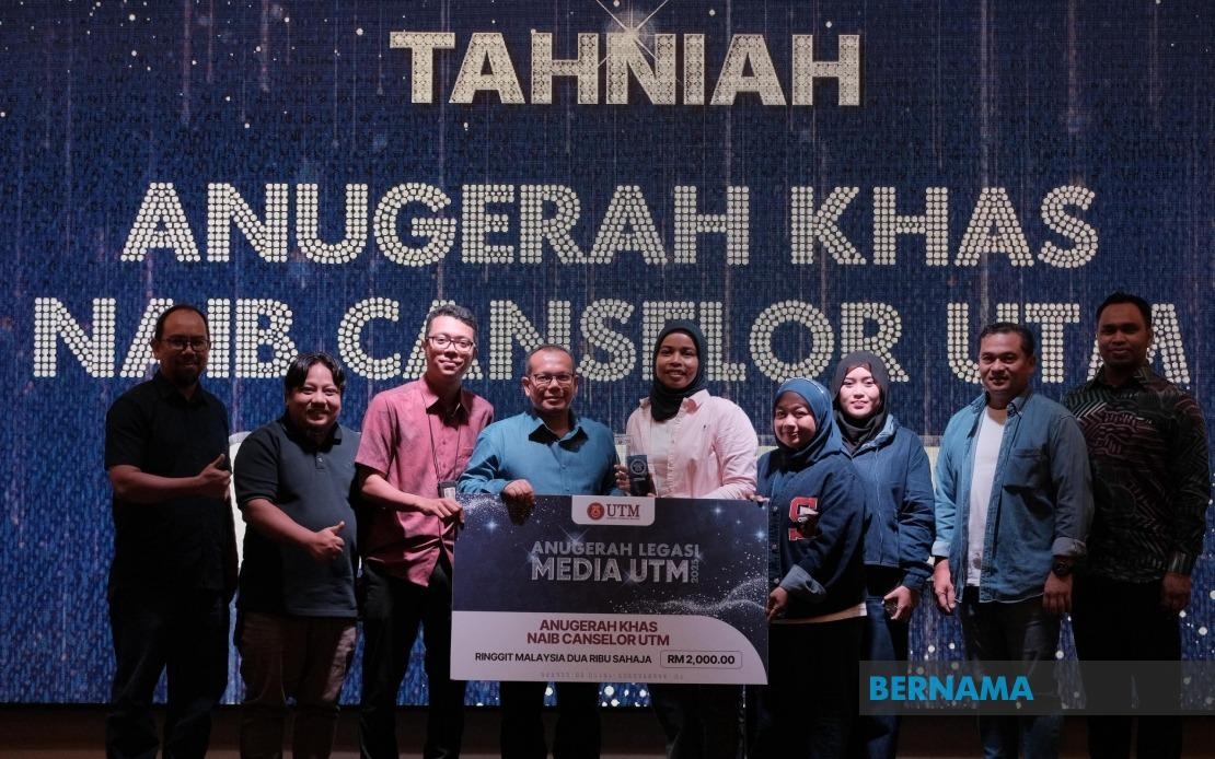 Johor Bernama Wins Vice-Chancellor's Special Award At UTM Media Legacy Night