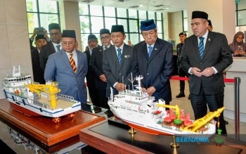 Selangor Sultan Officiates Marine Department's Light Dues Tower