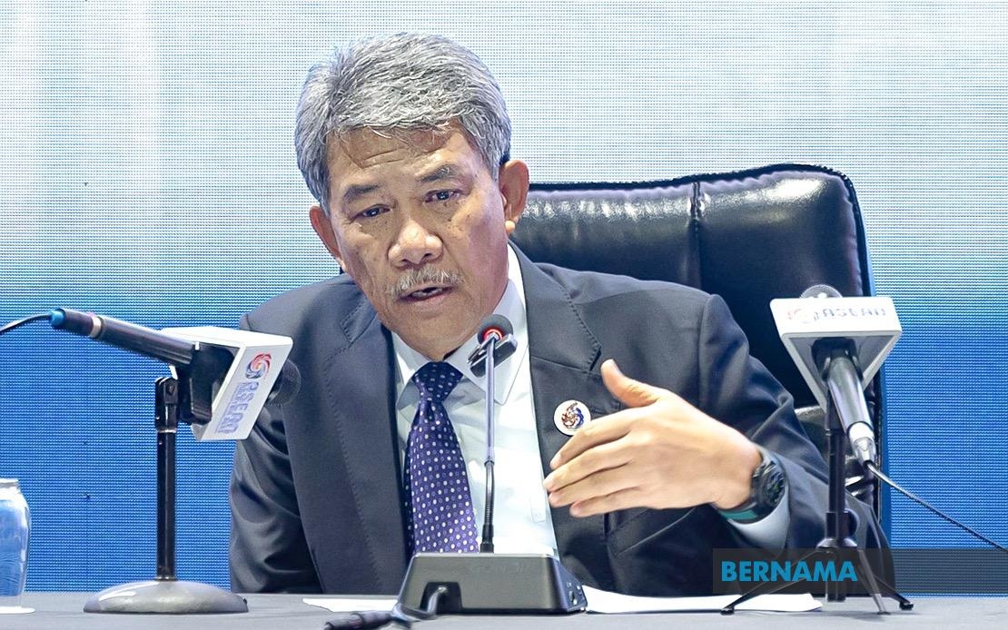 Malaysia Holds Bilateral Talks With Cambodia, Bahrain At ASEAN Summit