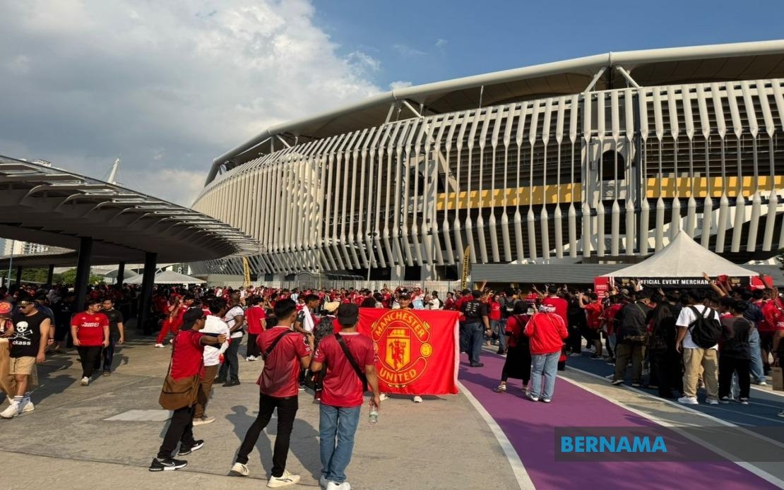 Sea Of Red Devils, United Chants Rock National Stadium