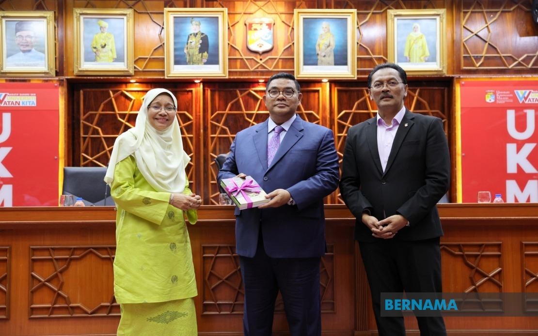Tun Abdullah's Vision Centred On Human Capital, Not Just Infrastructure