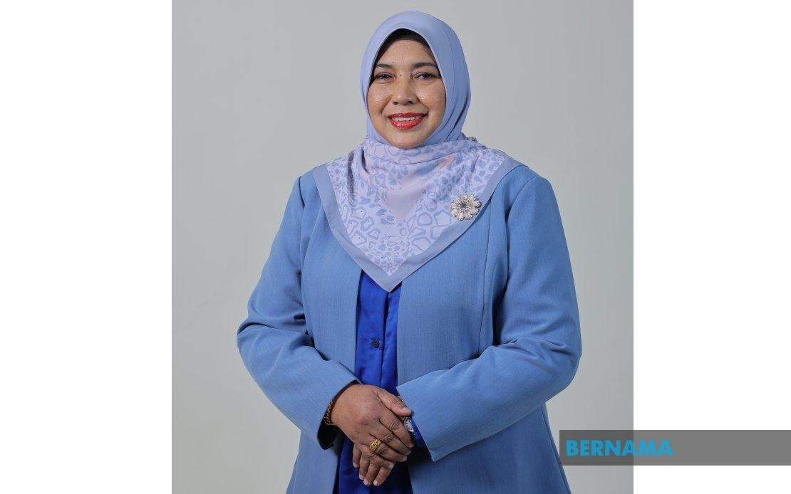 Bernama CEO Receives Women Of The Decade Award At WEF ASEAN 2025